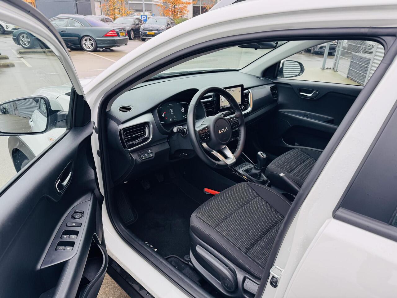 KIA Stonic 1.0 T-GDi MHEV DynamicLine Trekhaak | Airco | Cruise | Camera | Navi | Clima