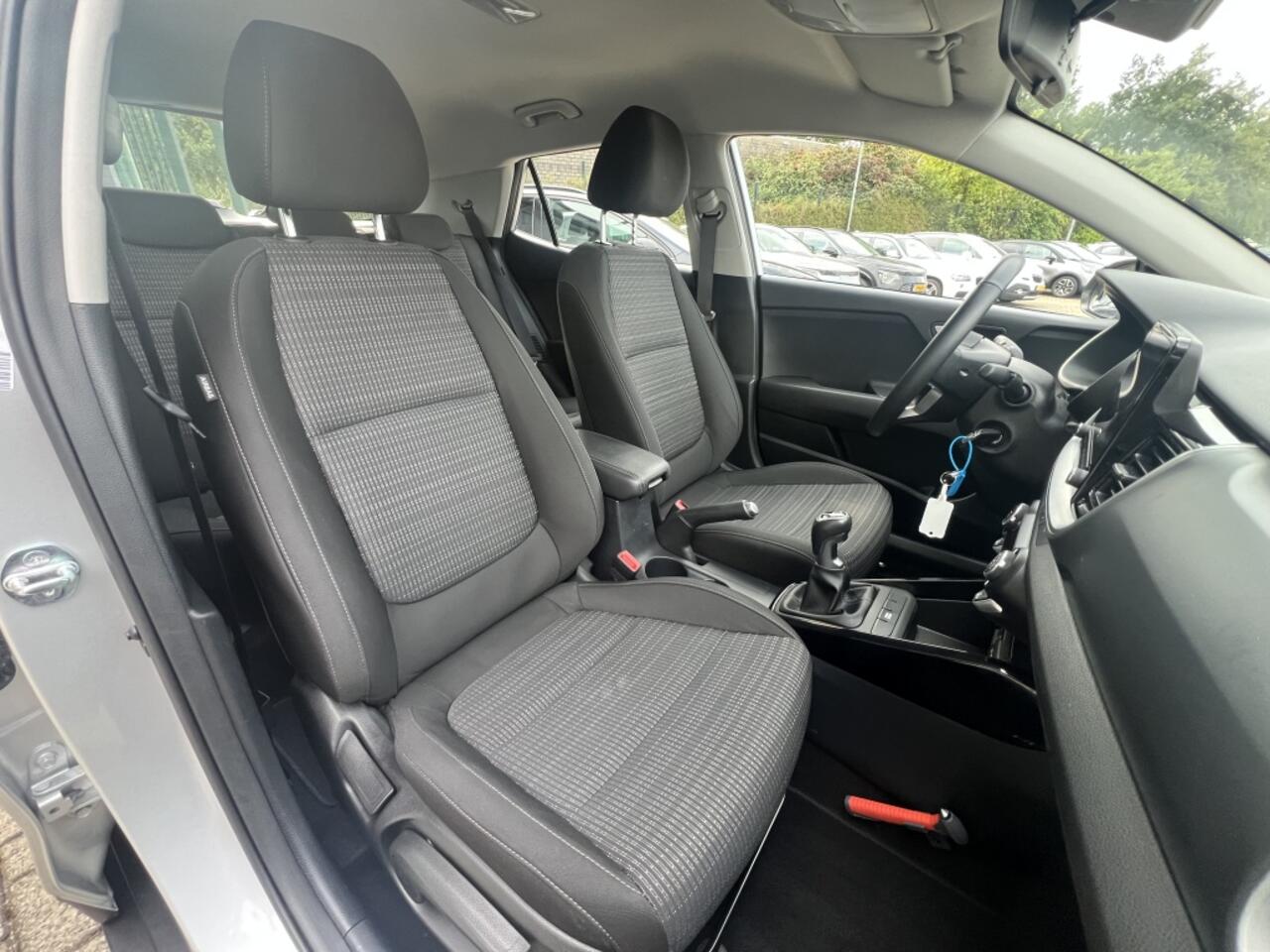 KIA Stonic 1.0 T-GDi MHEV DynamicLine NAVI + CAMERA