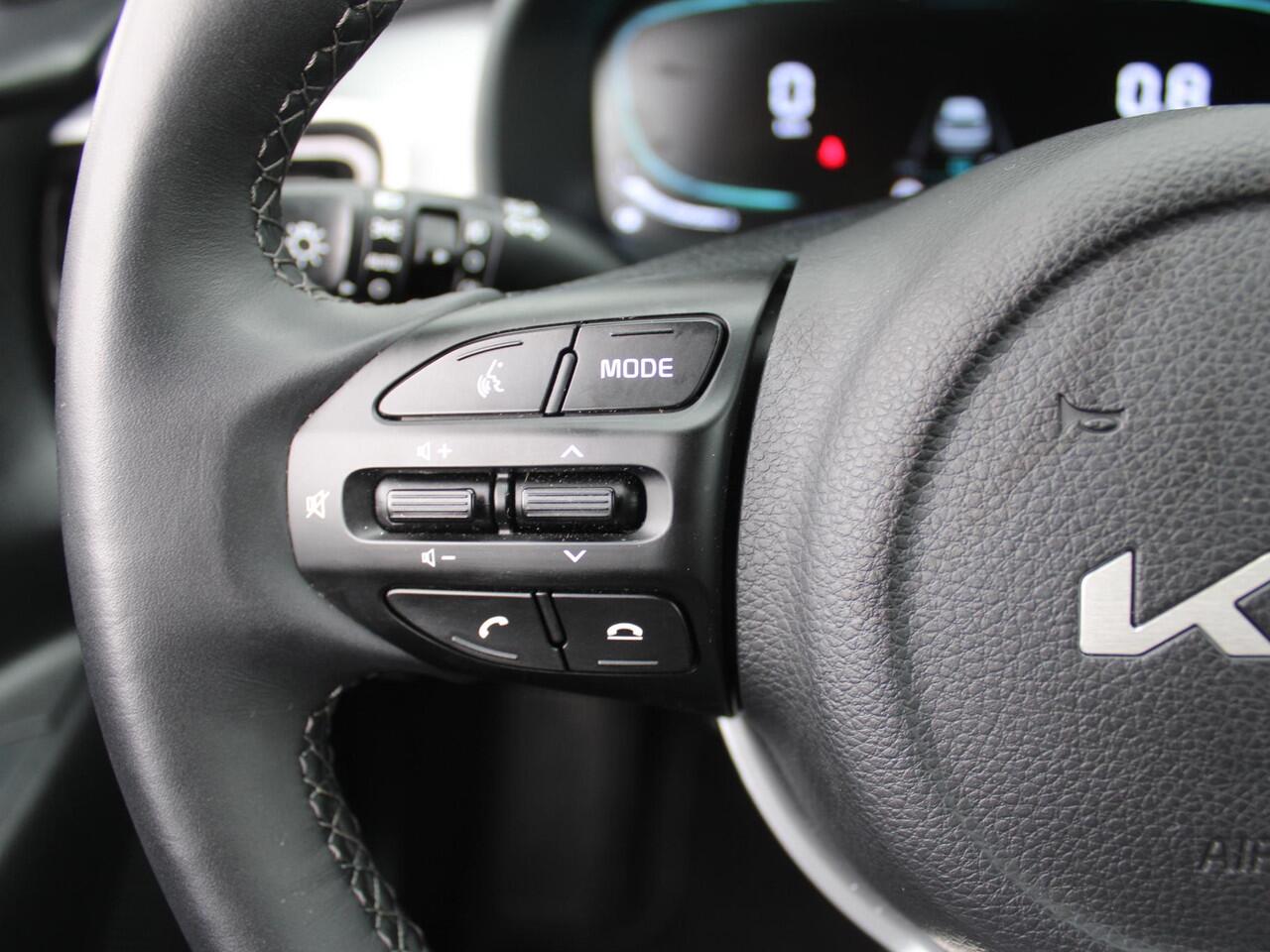 KIA Stonic 1.0 T-GDi MHEV DynamicPlusLine | Stuur-/stoelverwarming | Camera | Clima | Cruise | 16" LM | Navi | LED | Keyless |