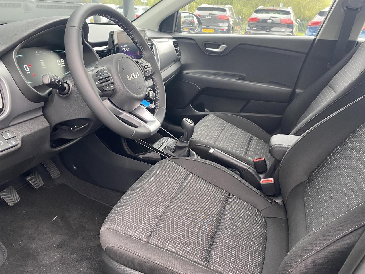 KIA Stonic 1.0 T-GDi MHEV DynamicLine | DIRECT UIT VOORRAAD LEVERBAAR!!! | Achteruit Camera | Climate Control | Apple Carplay/Android auto | Elektrische ramen | Cruise Control |