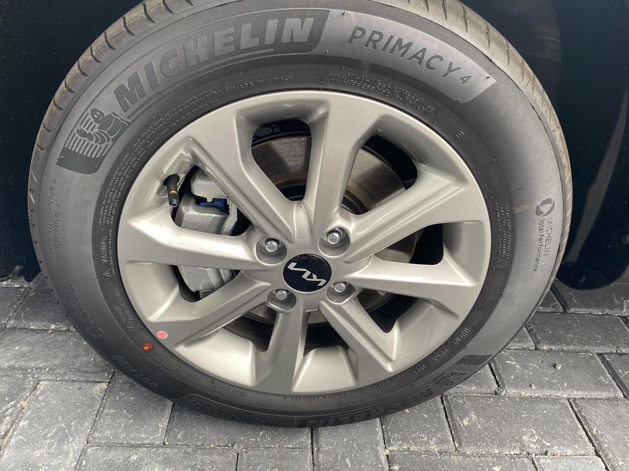 KIA Stonic 1.0 T-GDi MHEV DynamicLine | DIRECT UIT VOORRAAD LEVERBAAR!!! | Achteruit Camera | Climate Control | Apple Carplay/Android auto | Elektrische ramen | Cruise Control |