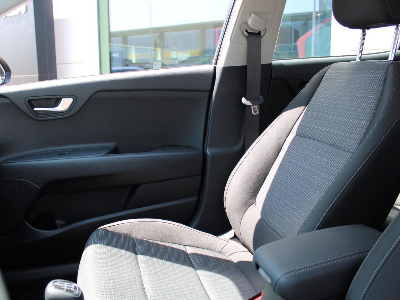 KIA Stonic 1.0 T-GDi MHEV DynamicLine | Op voorraad | Navigatie | Carplay | Camera | Cruise | Airco