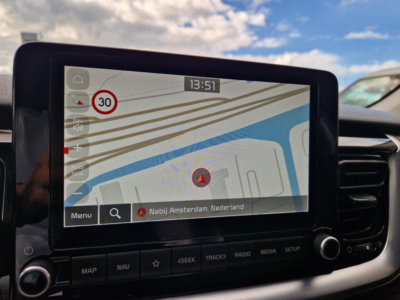 KIA Stonic 1.0 T-GDi MHEV DynamicPlusLine | Key-Less | Stoelverwarming | Privacy Glass | Navigatie |