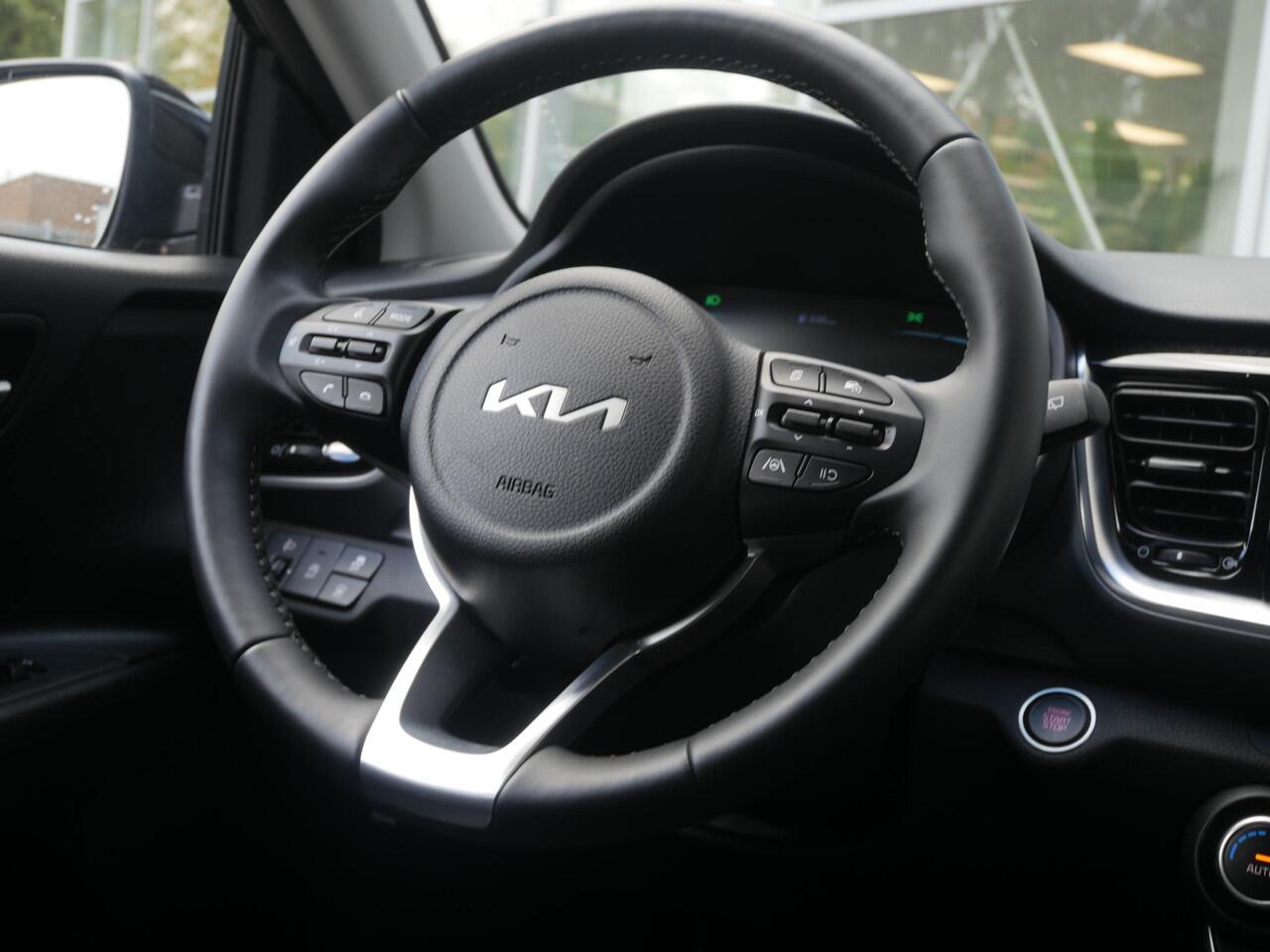 KIA Stonic 1.0 T-GDi MHEV DynamicPlusLine | Cruise | Clima | Camera | Carplay | Navi | Stoel-stuurverwarming |