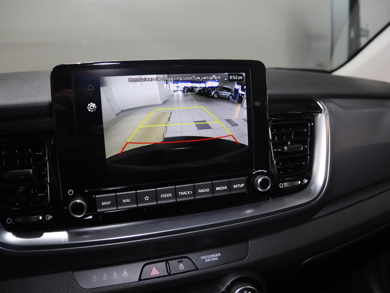 KIA Stonic 1.0 T-GDi MHEV DynamicLine | DIRECT UIT VOORRAAD LEVERBAAR!!! | Achteruit Camera | Climate Control | Apple Carplay/Android auto | Elektrische ramen | Cruise Control |