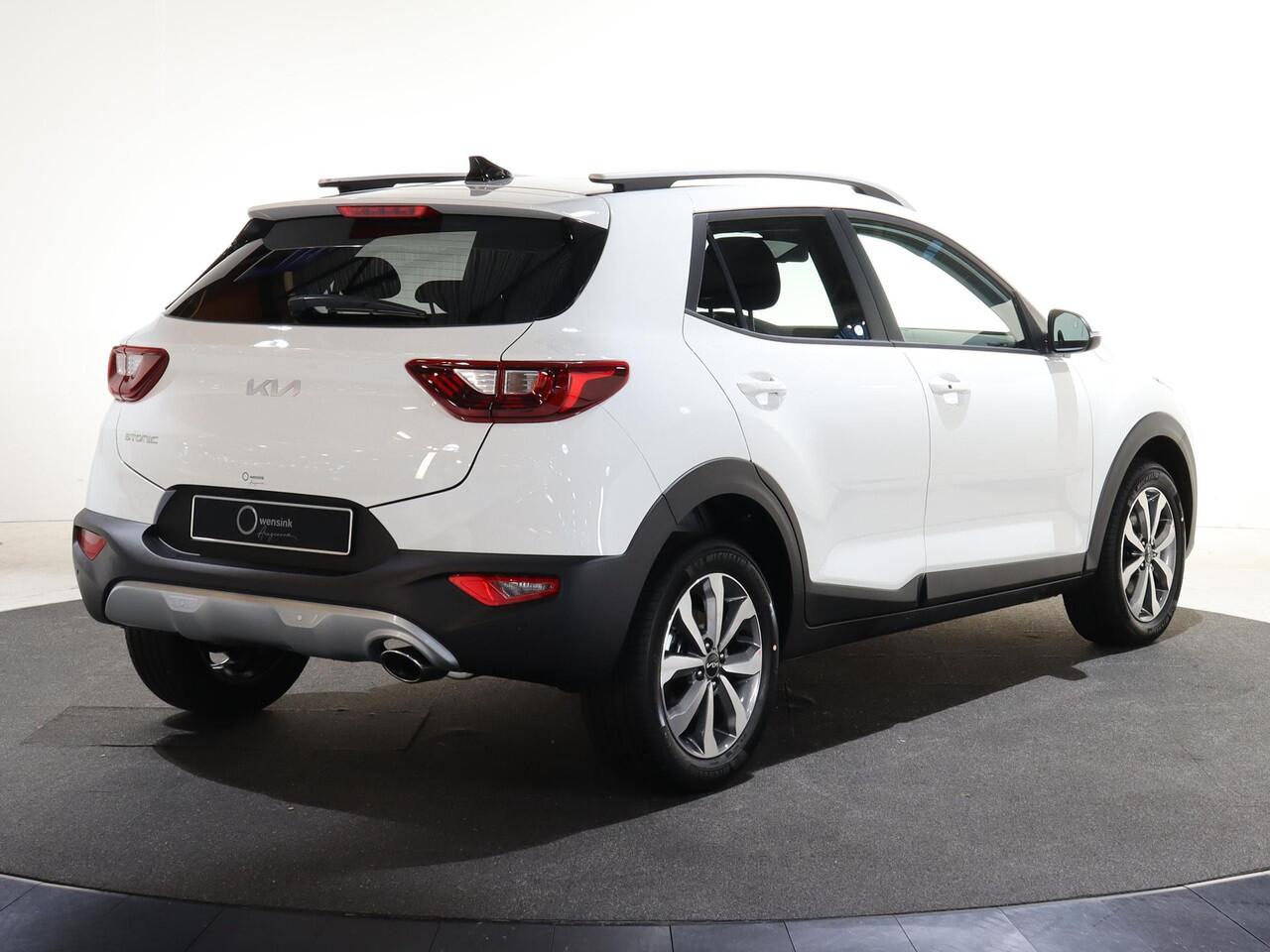 KIA Stonic 1.0 T-GDi MHEV DynamicPlusLine | vanaf ¤ 349,- per maand | Stoel/Stuurwielverwarming | Keyless | Navigatie | Achteruitrijcamera | Climate control