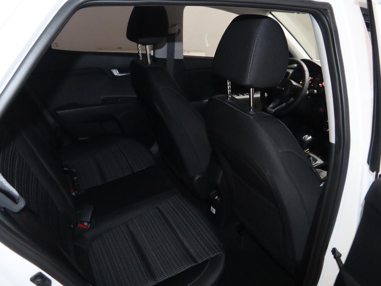 KIA Stonic 1.0 T-GDi MHEV DynamicPlusLine | vanaf ¤ 349,- per maand | Stoel/Stuurwielverwarming | Keyless | Navigatie | Achteruitrijcamera | Climate control