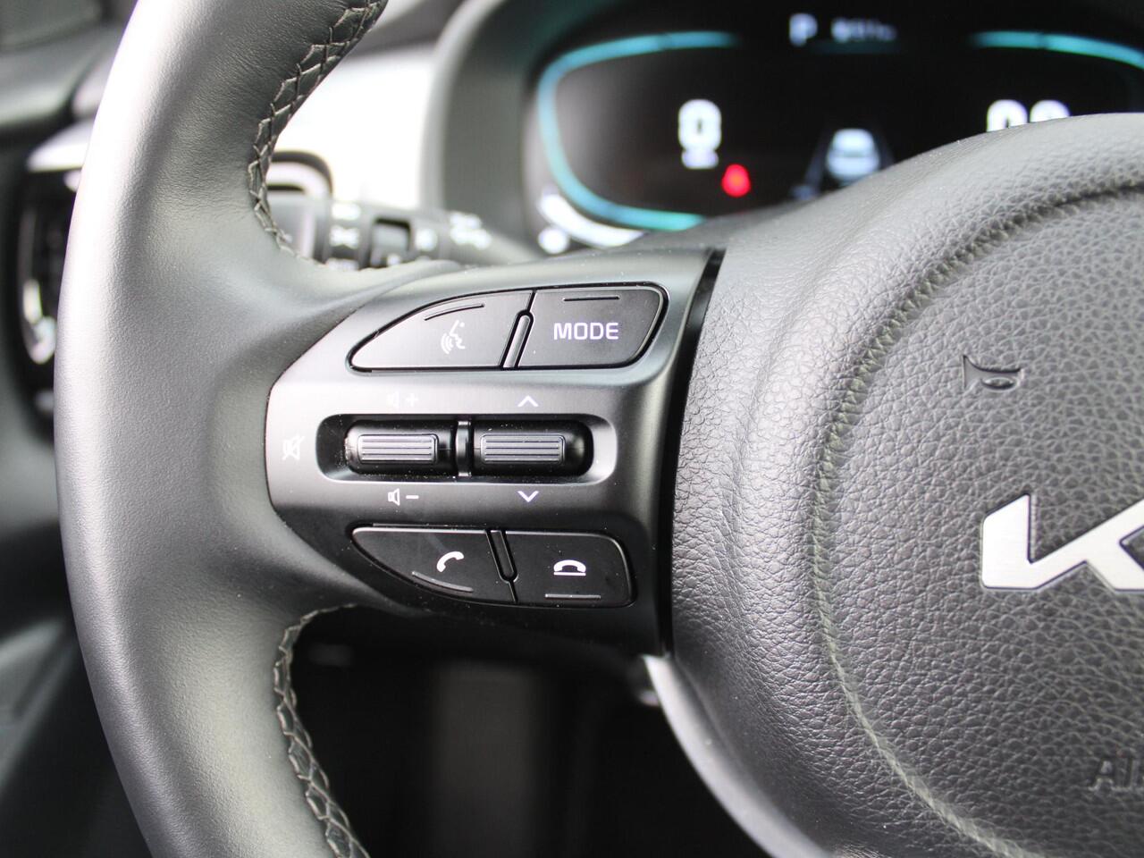 KIA Stonic 1.0 T-GDi MHEV DynamicPlusLine | Stuur-/stoelverwarming | Camera | Clima | Cruise | 16" LM | Navi | LED | Keyless |