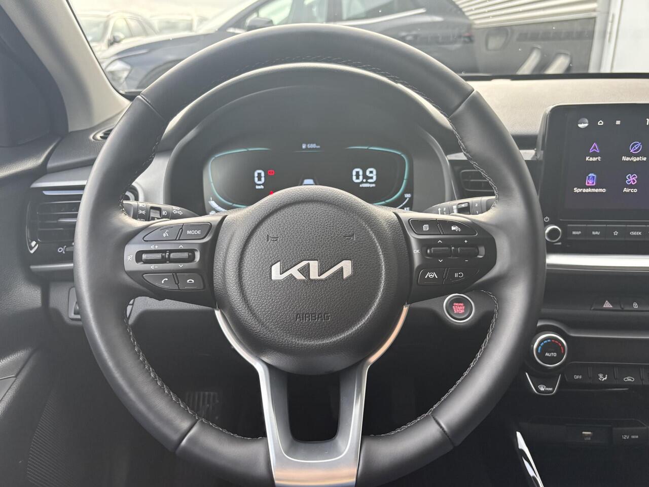 KIA Stonic 1.0 T-GDi MHEV DynamicPlusLine Navigatie, Stoel- & Stuurwiel verwarmd, Smart Key, Privacy glass, BTW-auto, 1e eign.