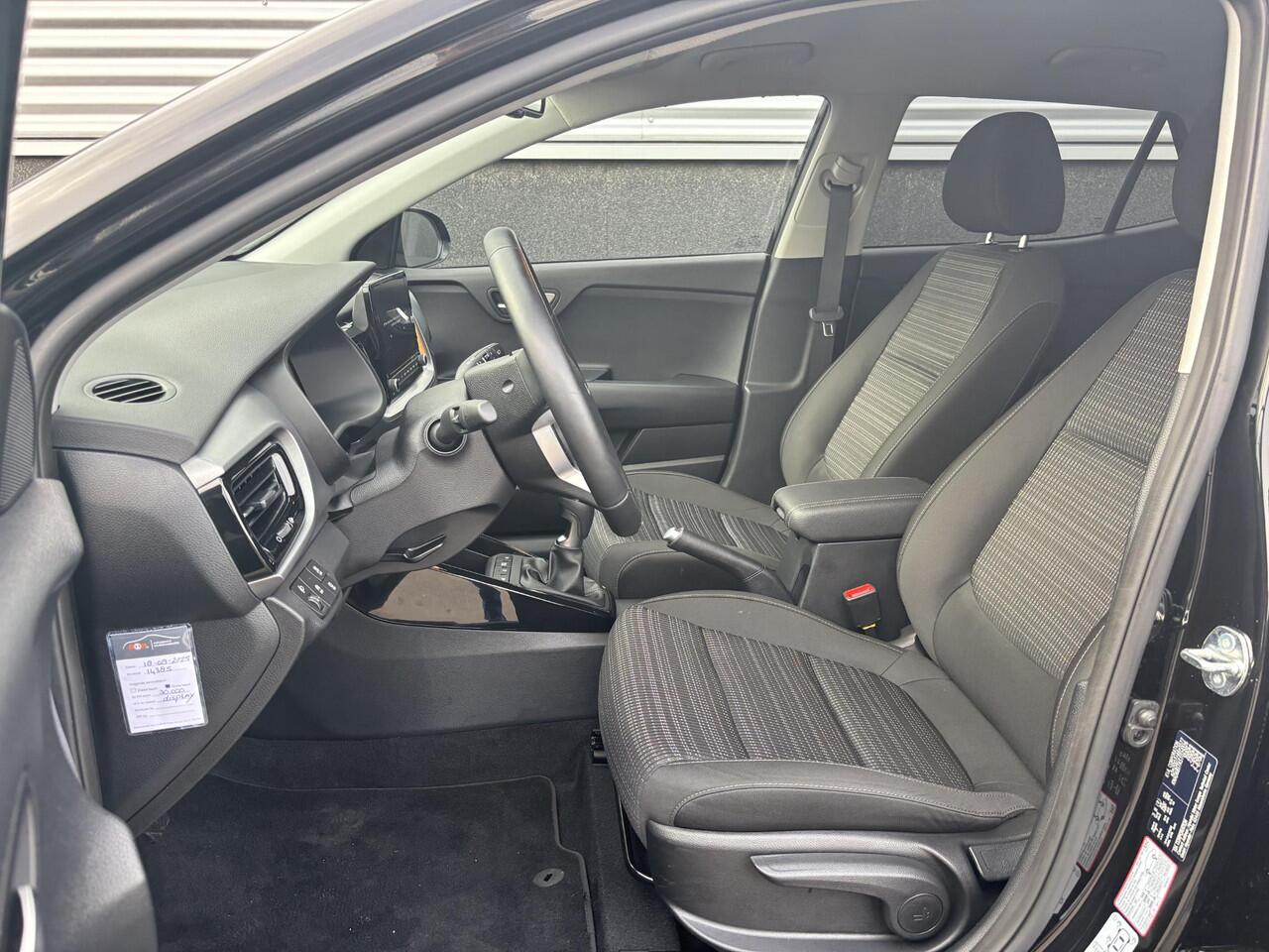 KIA Stonic 1.0 T-GDi MHEV DynamicPlusLine Navigatie, Stoel- & Stuurwiel verwarmd, Smart Key, Privacy glass, BTW-auto, 1e eign.