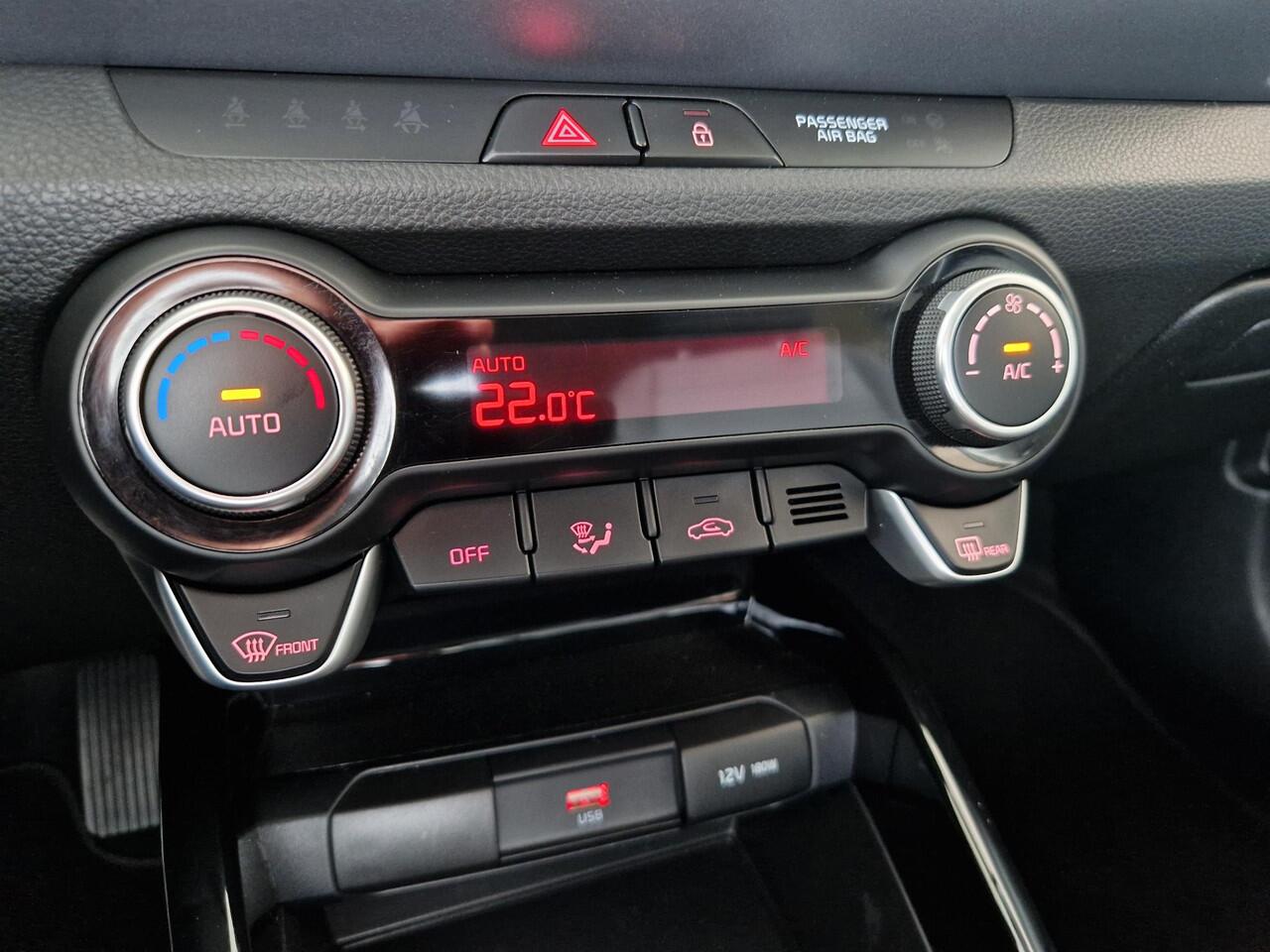 KIA Stonic 1.0 T-GDi MHEV DynamicPlusLine | Key-Less | Stoelverwarming | Privacy Glass | Navigatie |