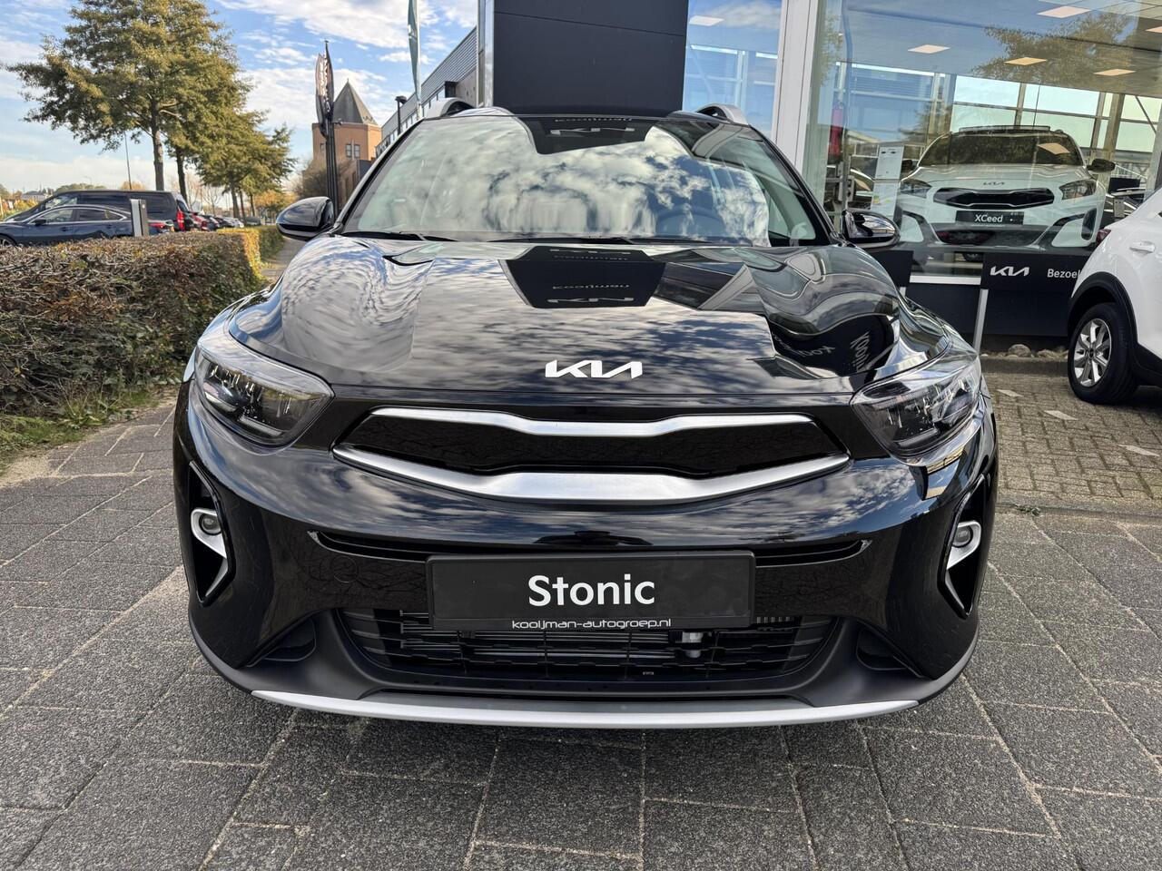 KIA Stonic 1.0 T-GDi MHEV DynamicLine Nu ¤2.945,- voordeel! Nu tijdelijk extra scherp geprijsd!