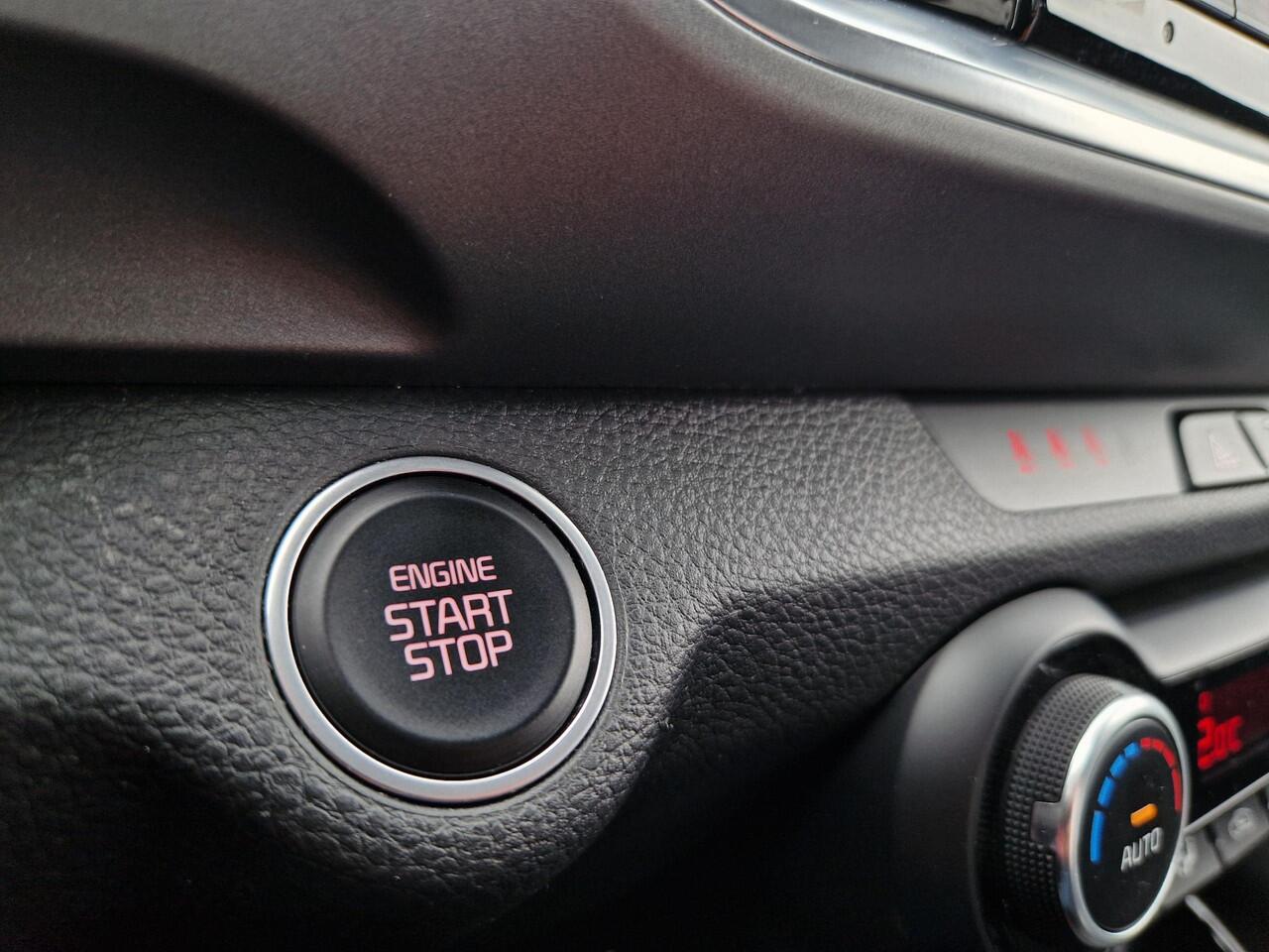 KIA Stonic 1.0 T-GDi MHEV DynamicPlusLine | Stoelverwarming | Key-Less | Regensensor | Clima | Navi |