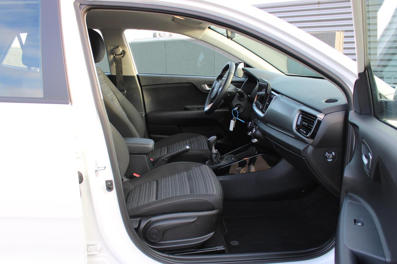 KIA Stonic 1.0 T-GDi MHEV DynamicLine NAVIGATIE | PARKEERSENSOREN | ACHTERUITRIJCAMERA