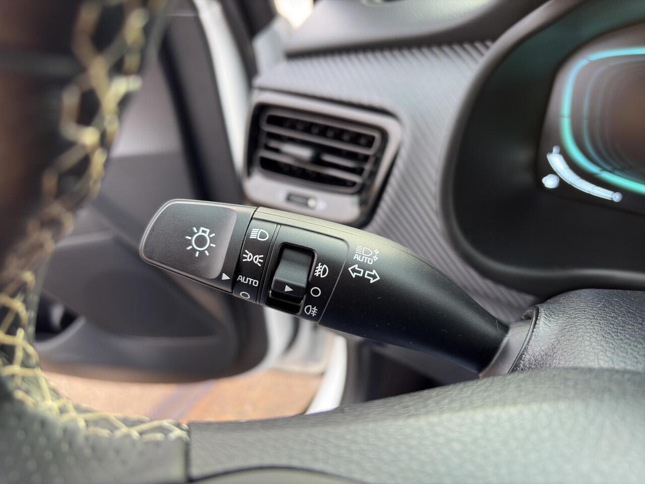 KIA Stonic 1.0 T-GDi MHEV GT-Line Cruise | Start/Stop | Half-leder | Stoel- en Stuurverwarming | LED | Camera | LMV |