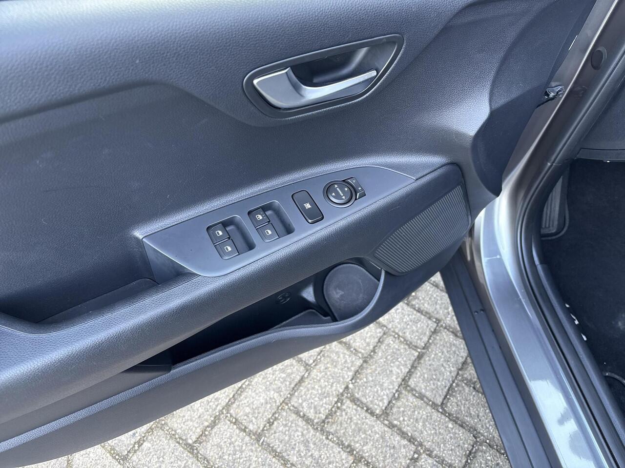 KIA Stonic 1.0 T-GDi MHEV DynamicLine AUTOMAAT