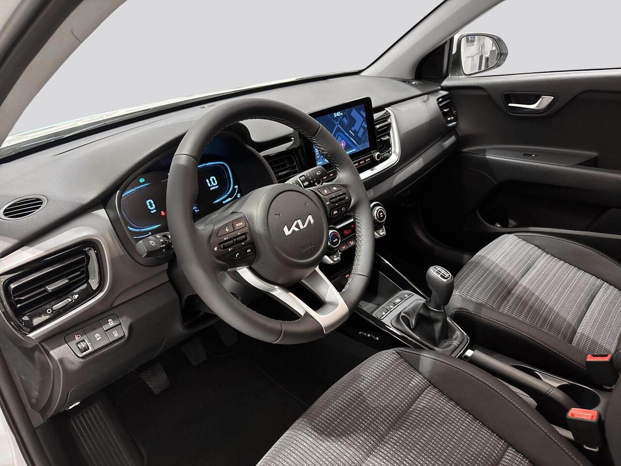 KIA Stonic 1.0 T-GDi MHEV DynamicPlusLine | vanaf ¤ 439,- per maand | Stoel/Stuurwielverwarming | Keyless | Navigatie | Achteruitrijcamera | Climate control