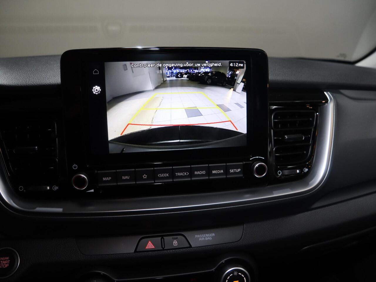 KIA Stonic 1.0 T-GDi MHEV DynamicPlusLine | vanaf ¤ 439,- per maand | Stoel/Stuurwielverwarming | Keyless | Navigatie | Achteruitrijcamera | Climate control