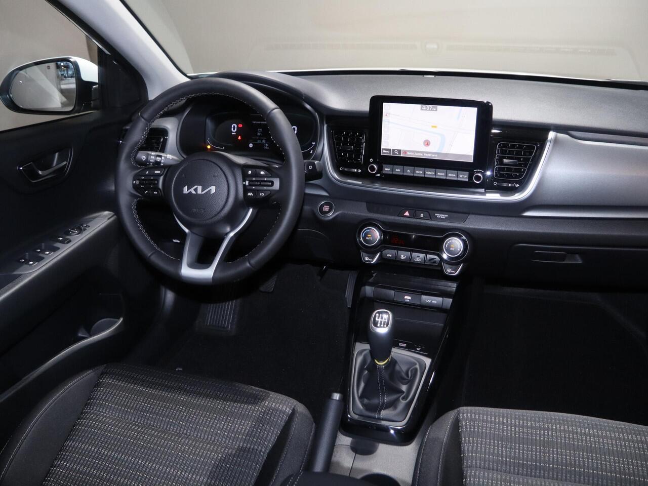 KIA Stonic 1.0 T-GDi MHEV DynamicPlusLine | vanaf ¤ 439,- per maand | Stoel/Stuurwielverwarming | Keyless | Navigatie | Achteruitrijcamera | Climate control
