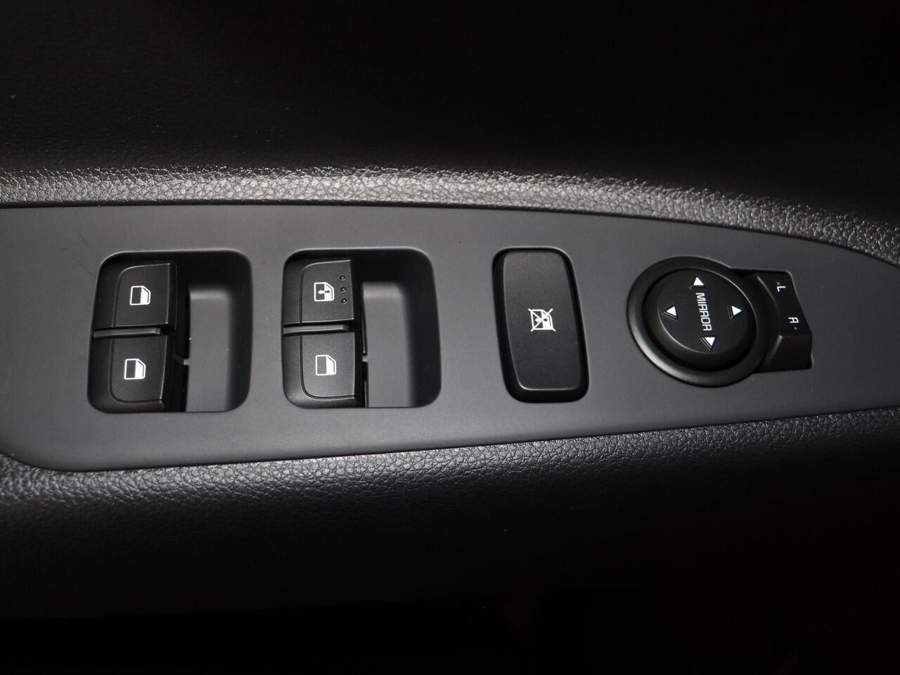 KIA Stonic 1.0 T-GDi MHEV DynamicLine | vanaf ¤ 429,- per maand | Keyless | LED-koplampen | Stoelverwarming vóór | Achteruitrijcamera | stuurwiel verwarmd |