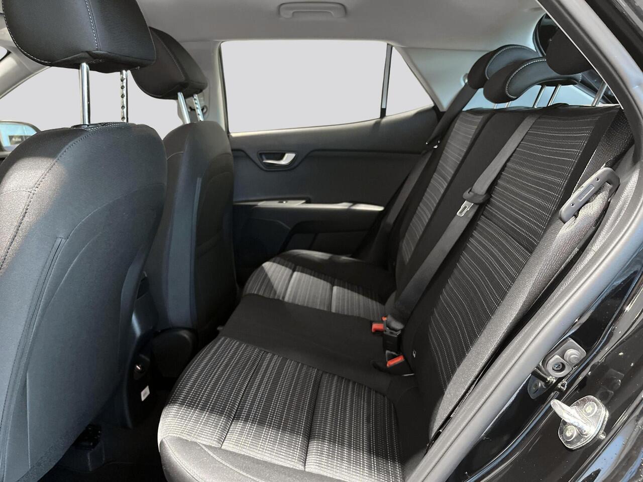 KIA Stonic 1.0 T-GDi MHEV DynamicLine | vanaf ¤ 429,- per maand | LED-koplampen | Cruisecontrol | Achteruitrijcamera | Dakrails | Lichtmetalen velgen |