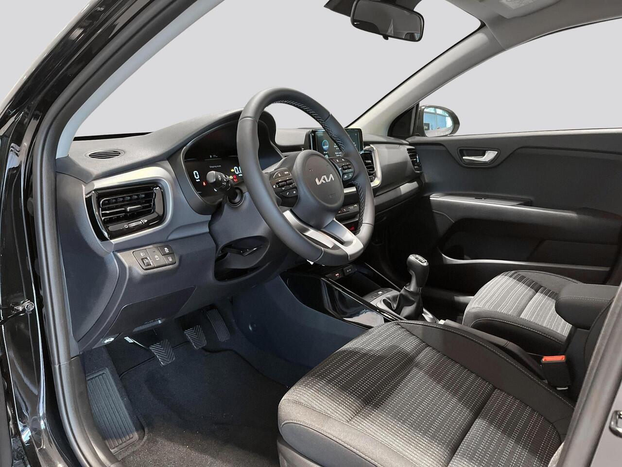 KIA Stonic 1.0 T-GDi MHEV DynamicLine | vanaf ¤ 429,- per maand | LED-koplampen | Cruisecontrol | Achteruitrijcamera | Dakrails | Lichtmetalen velgen |