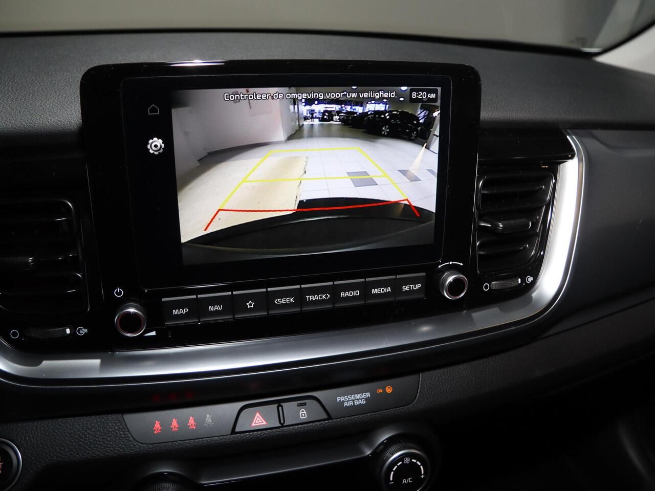 KIA Stonic 1.0 T-GDi MHEV DynamicPlusLine | vanaf ¤ 439,- per maand | Stoel/Stuurwielverwarming | Keyless | Navigatie | Achteruitrijcamera | Climate control