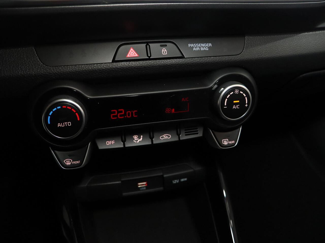 KIA Stonic 1.0 T-GDi MHEV DynamicLine | Keyless | LED-koplampen | Stoelverwarming vóór | Achteruitrijcamera | stuurwiel verwarmd |