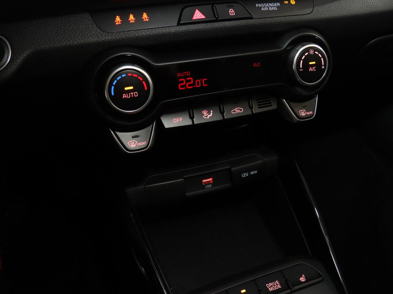 KIA Stonic 1.0 T-GDi MHEV DynamicPlusLine | LED-koplampen | Stoelverwarming vóór | Achteruitrijcamera | stuurwiel verwarmd |