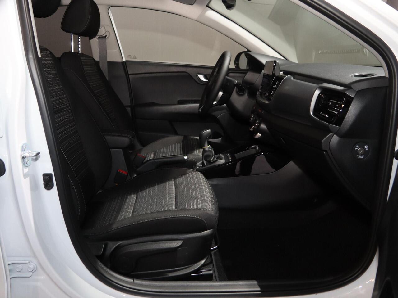 KIA Stonic 1.0 T-GDi MHEV DynamicPlusLine | LED-koplampen | Stoelverwarming vóór | Achteruitrijcamera | stuurwiel verwarmd |