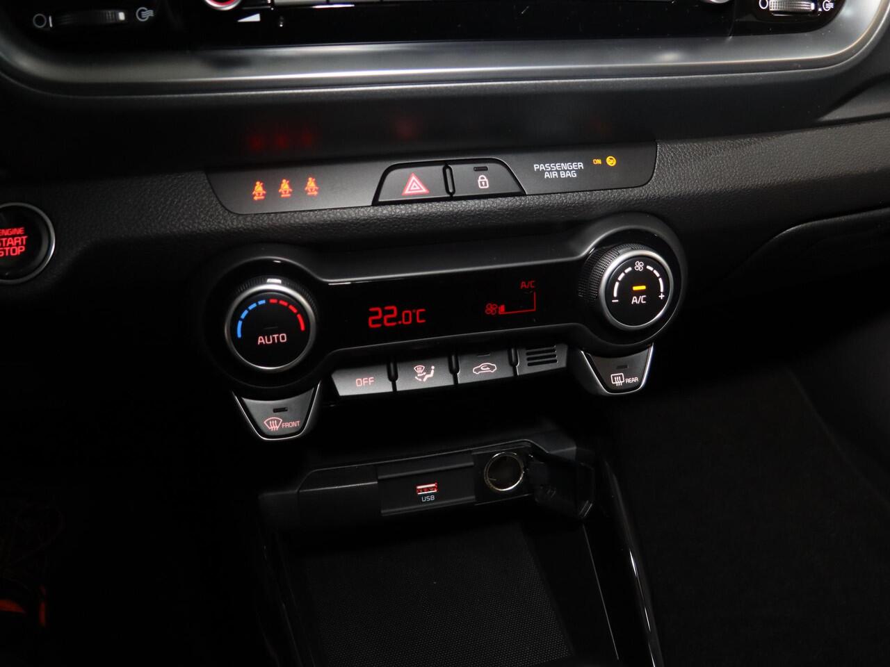 KIA Stonic 1.0 T-GDi MHEV DynamicPlusLine | LED-koplampen | Stoelverwarming vóór | Achteruitrijcamera | stuurwiel verwarmd |