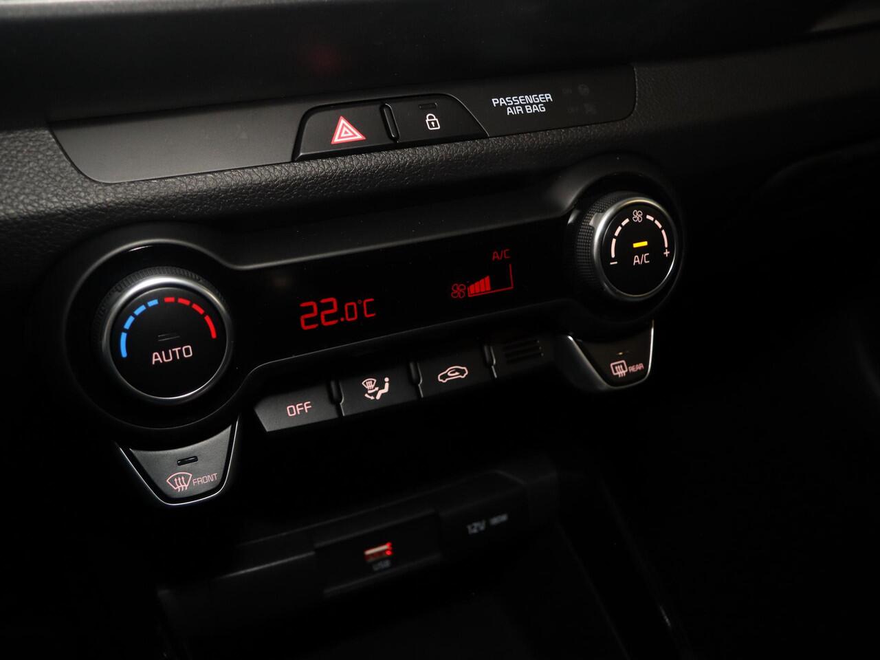 KIA Stonic 1.0 T-GDi MHEV DynamicPlusLine | LED-koplampen | Stoelverwarming vóór | Achteruitrijcamera | stuurwiel verwarmd |