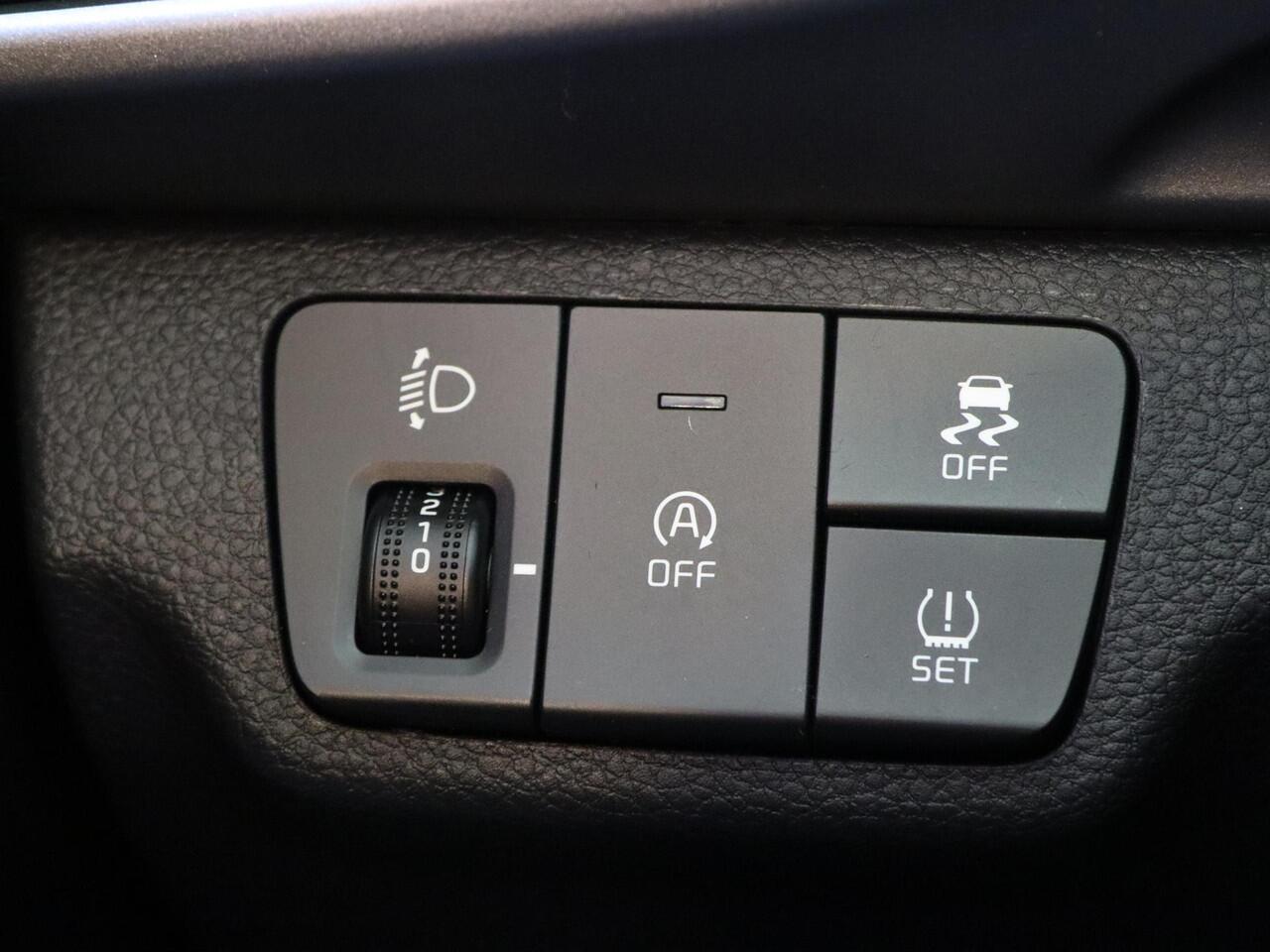 KIA Stonic 1.0 T-GDi MHEV ComfortLine | Achteruitrijcamera | Parkeersensoren achter | Navigatiesysteem | Cruise control | Actieve rijbaanassistentie |