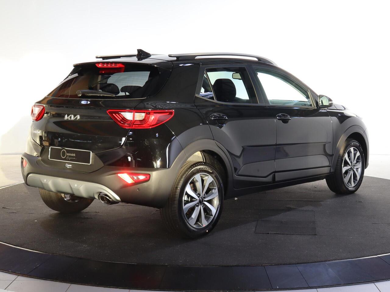 KIA Stonic 1.0 T-GDi MHEV ComfortLine | Achteruitrijcamera | Parkeersensoren achter | Navigatiesysteem | Cruise control | Actieve rijbaanassistentie |