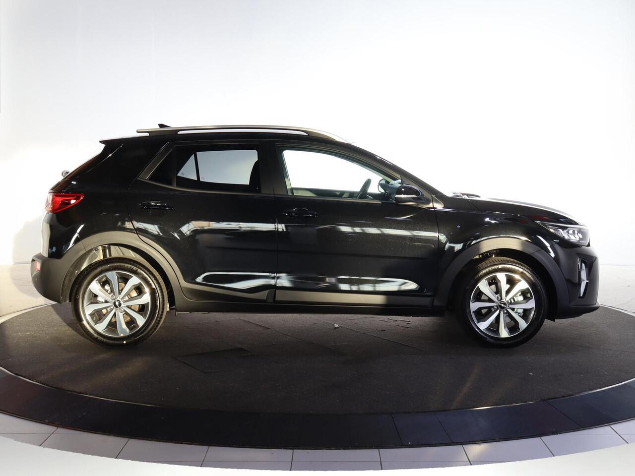 KIA Stonic 1.0 T-GDi MHEV ComfortLine | Achteruitrijcamera | Parkeersensoren achter | Navigatiesysteem | Cruise control | Actieve rijbaanassistentie |