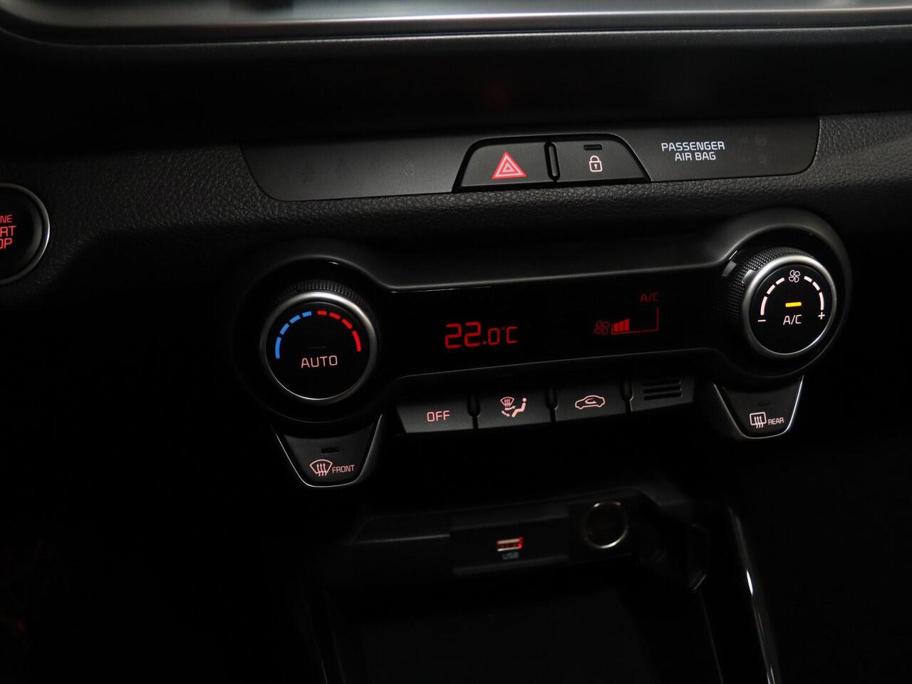 KIA Stonic 1.0 T-GDi MHEV DynamicPlusLine | LED-koplampen | Stoelverwarming vóór | Achteruitrijcamera | stuurwiel verwarmd |