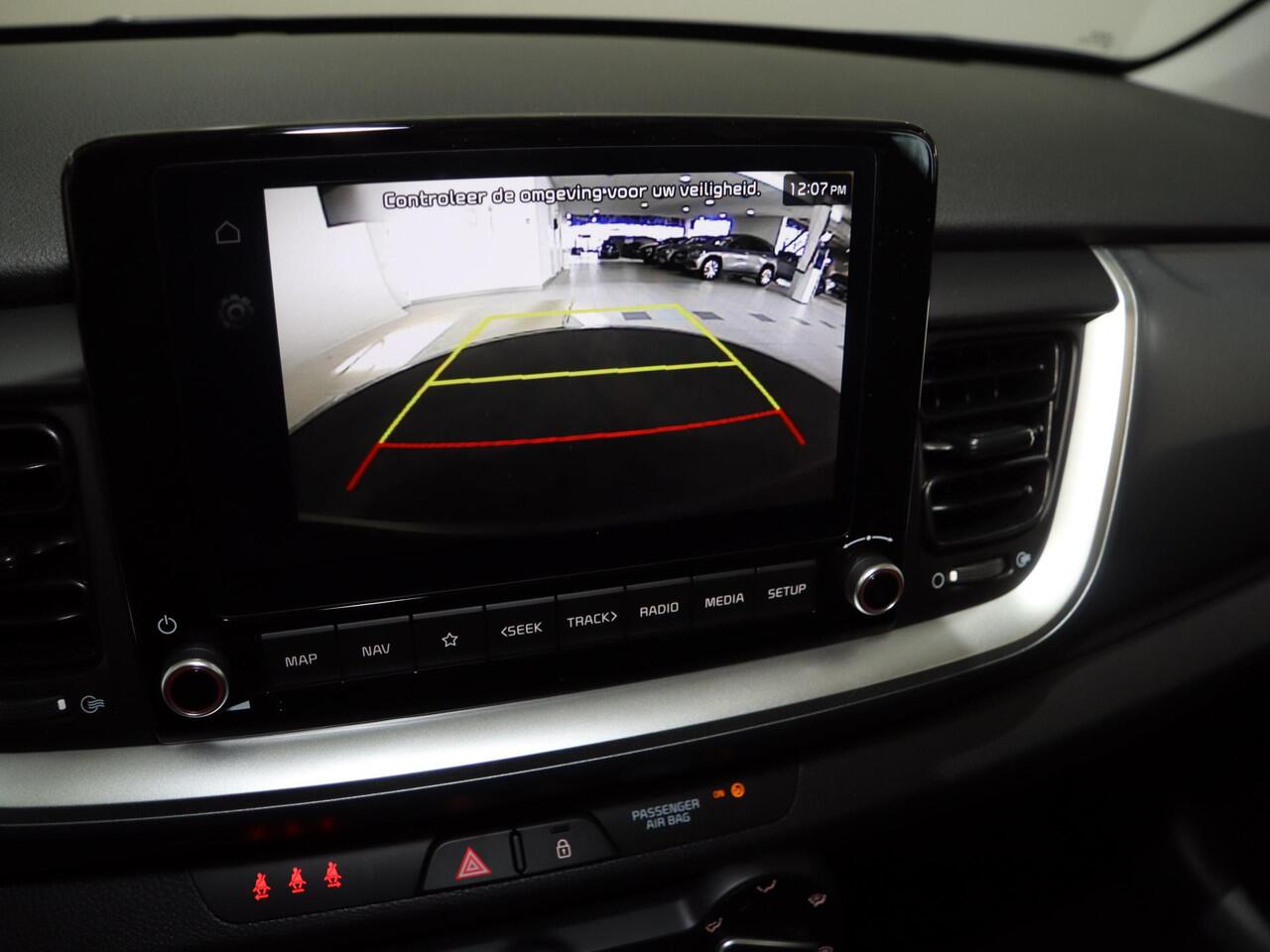 KIA Stonic 1.0 T-GDi MHEV ComfortLine | Achteruitrijcamera | Parkeersensoren achter | Navigatiesysteem | Cruise control | Actieve rijbaanassistentie |