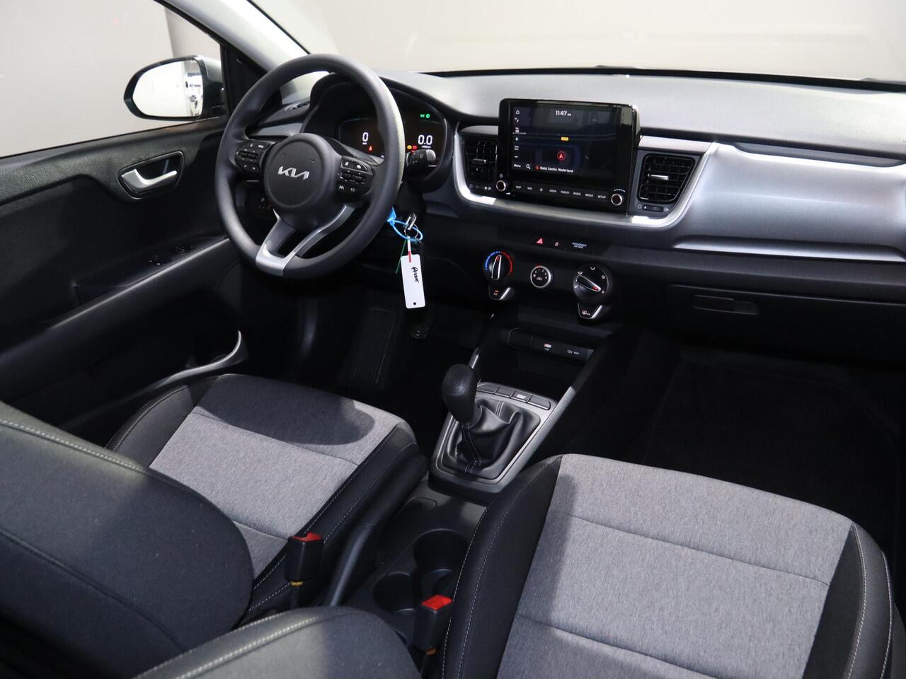 KIA Stonic 1.0 T-GDi MHEV ComfortLine | Achteruitrijcamera | Parkeersensoren achter | Navigatiesysteem | Cruise control | Actieve rijbaanassistentie |