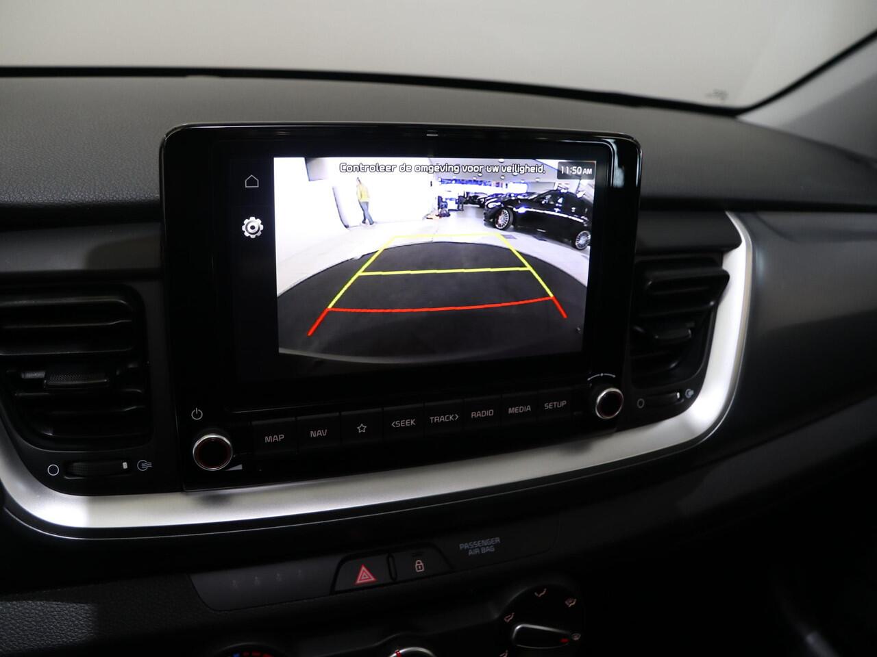 KIA Stonic 1.0 T-GDi MHEV ComfortLine | vanaf ¤329,- p/m | Achteruitrijcamera | Parkeersensoren achter | Navigatiesysteem | Cruise control | Actieve rijbaanassistentie |