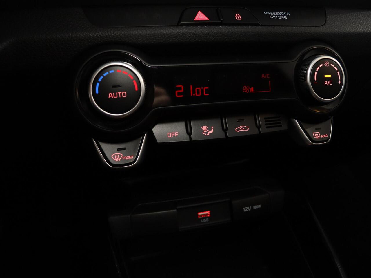 KIA Stonic 1.0 T-GDi MHEV DynamicPlusLine | LED-koplampen | Stoelverwarming vóór | Achteruitrijcamera | stuurwiel verwarmd |