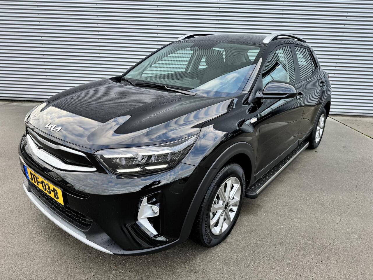 KIA Stonic 1.0 T-GDi MHEV DynamicLine TREKHAAK | SIDESTEPS | DEMO-AUTO | KMSTAND KAN IETS VARIEEREN.