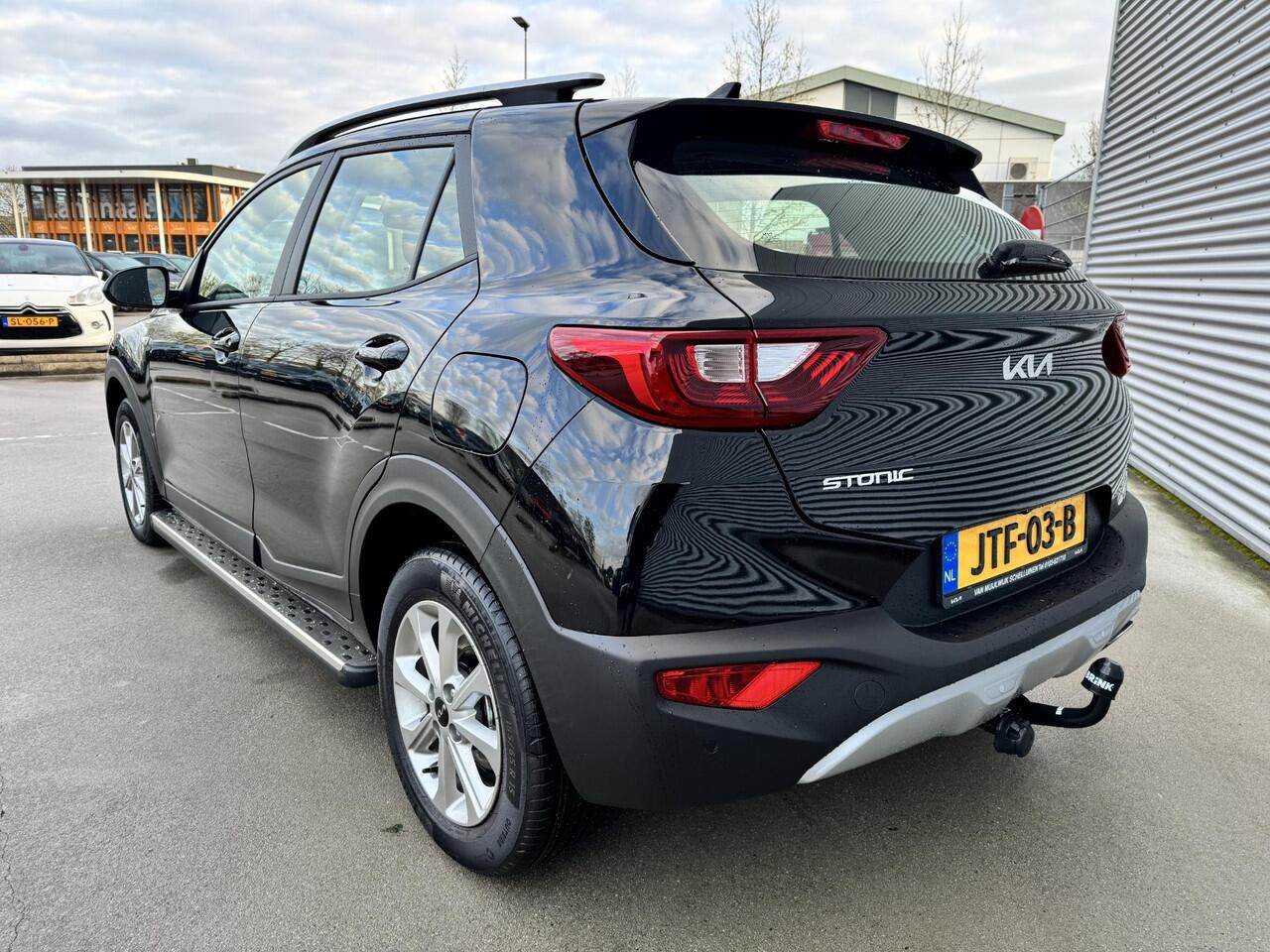 KIA Stonic 1.0 T-GDi MHEV DynamicLine TREKHAAK | SIDESTEPS | DEMO-AUTO | KMSTAND KAN IETS VARIEEREN.