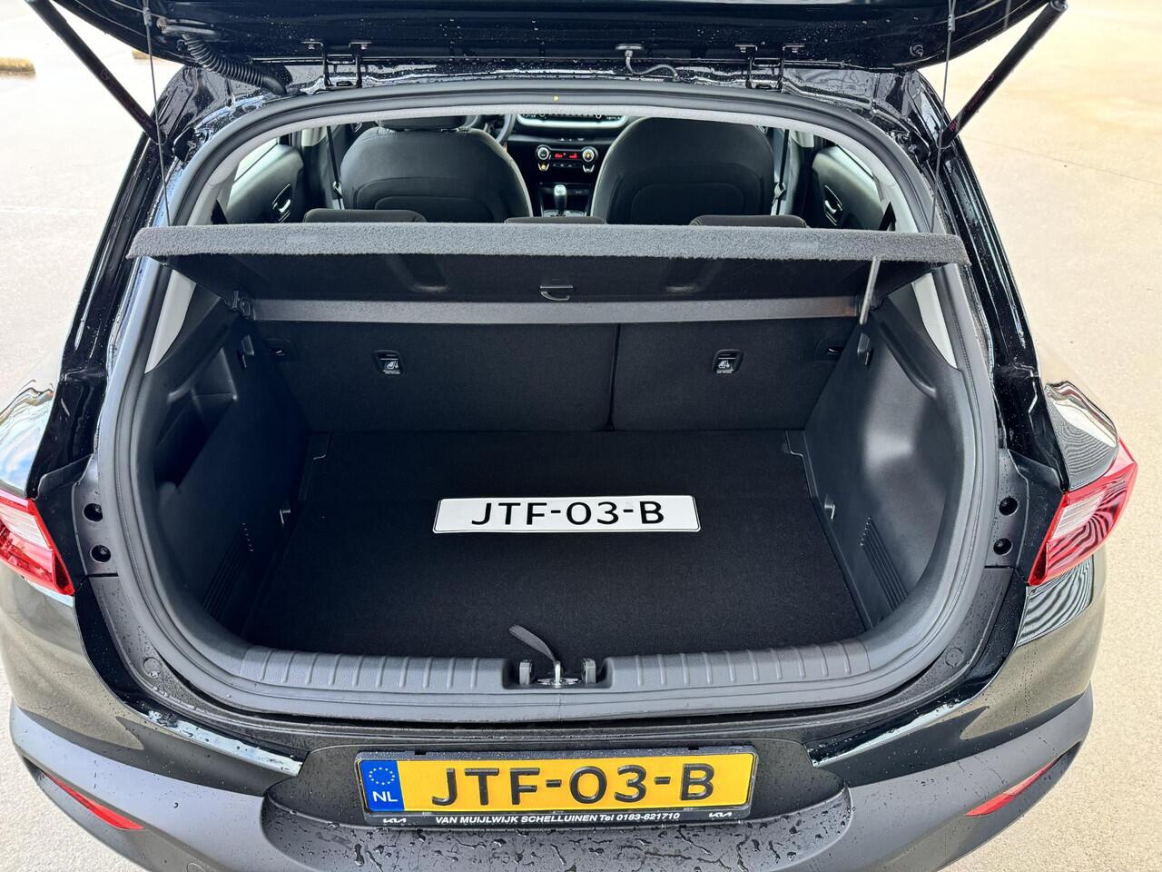 KIA Stonic 1.0 T-GDi MHEV DynamicLine TREKHAAK | SIDESTEPS | DEMO-AUTO | KMSTAND KAN IETS VARIEEREN.