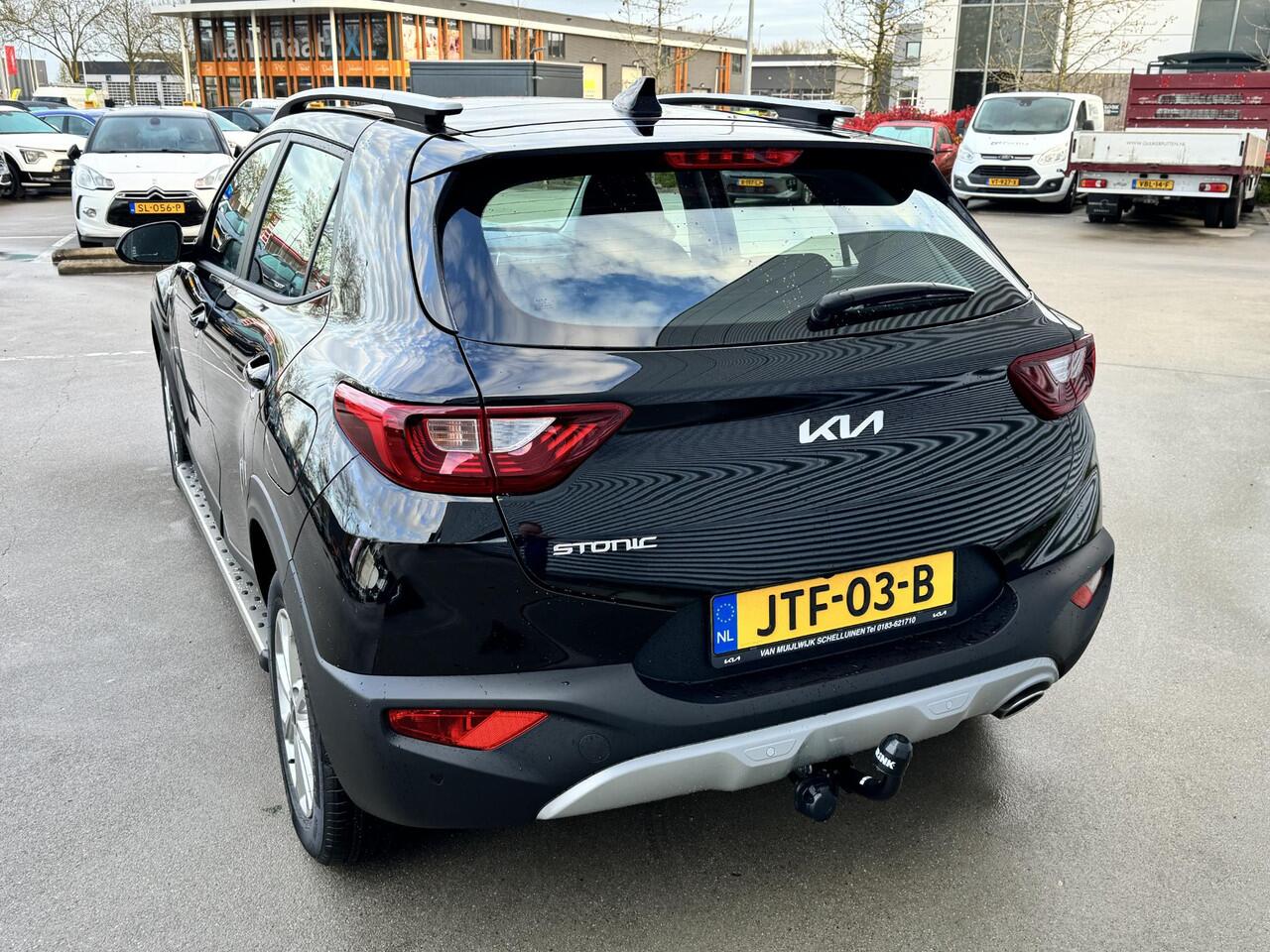 KIA Stonic 1.0 T-GDi MHEV DynamicLine TREKHAAK | SIDESTEPS | DEMO-AUTO | KMSTAND KAN IETS VARIEEREN.