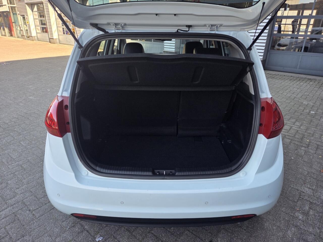 KIA VENGA 1.6 CVVT 125pk A/T DynamicPlusLine | Navi | Stoel verw.
