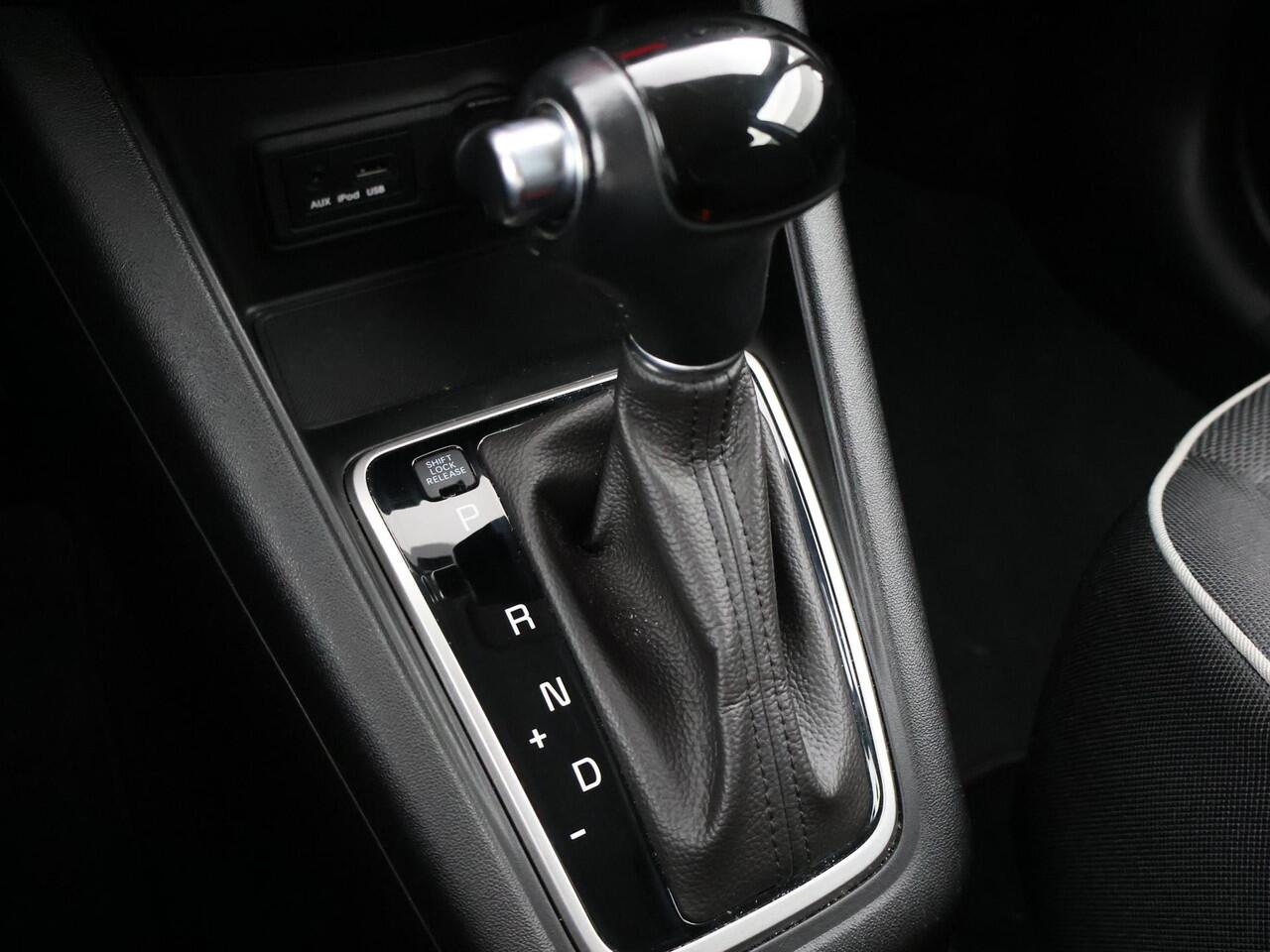 KIA VENGA 1.6 CVVT AUTOMAAT + STUUR/STOELVERWARMING | PARKEERSENSOREN | LMV | CLIMATE CONTROL