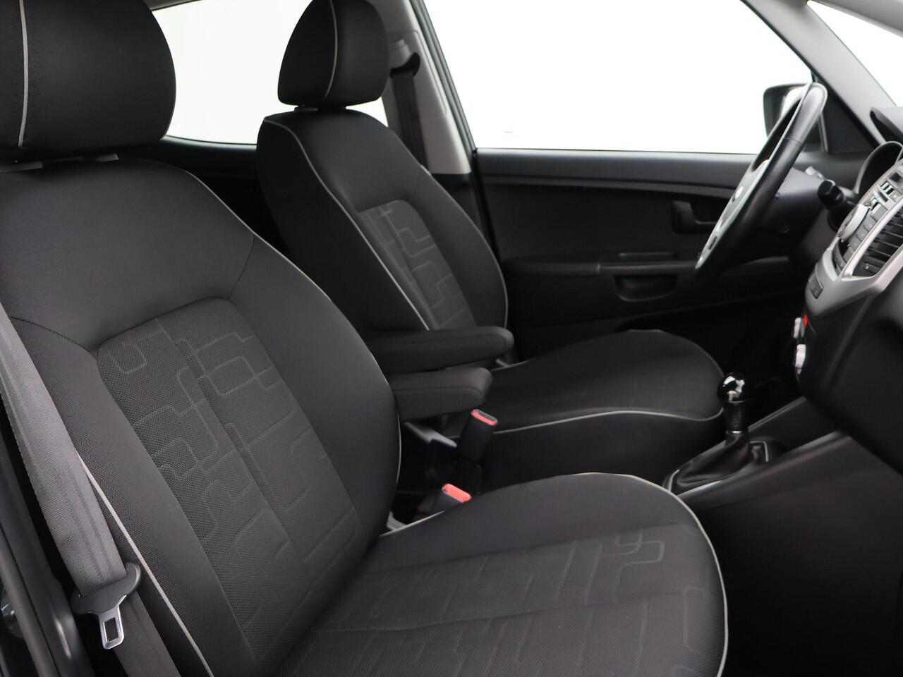 KIA VENGA 1.6 CVVT AUTOMAAT + STUUR/STOELVERWARMING | PARKEERSENSOREN | LMV | CLIMATE CONTROL