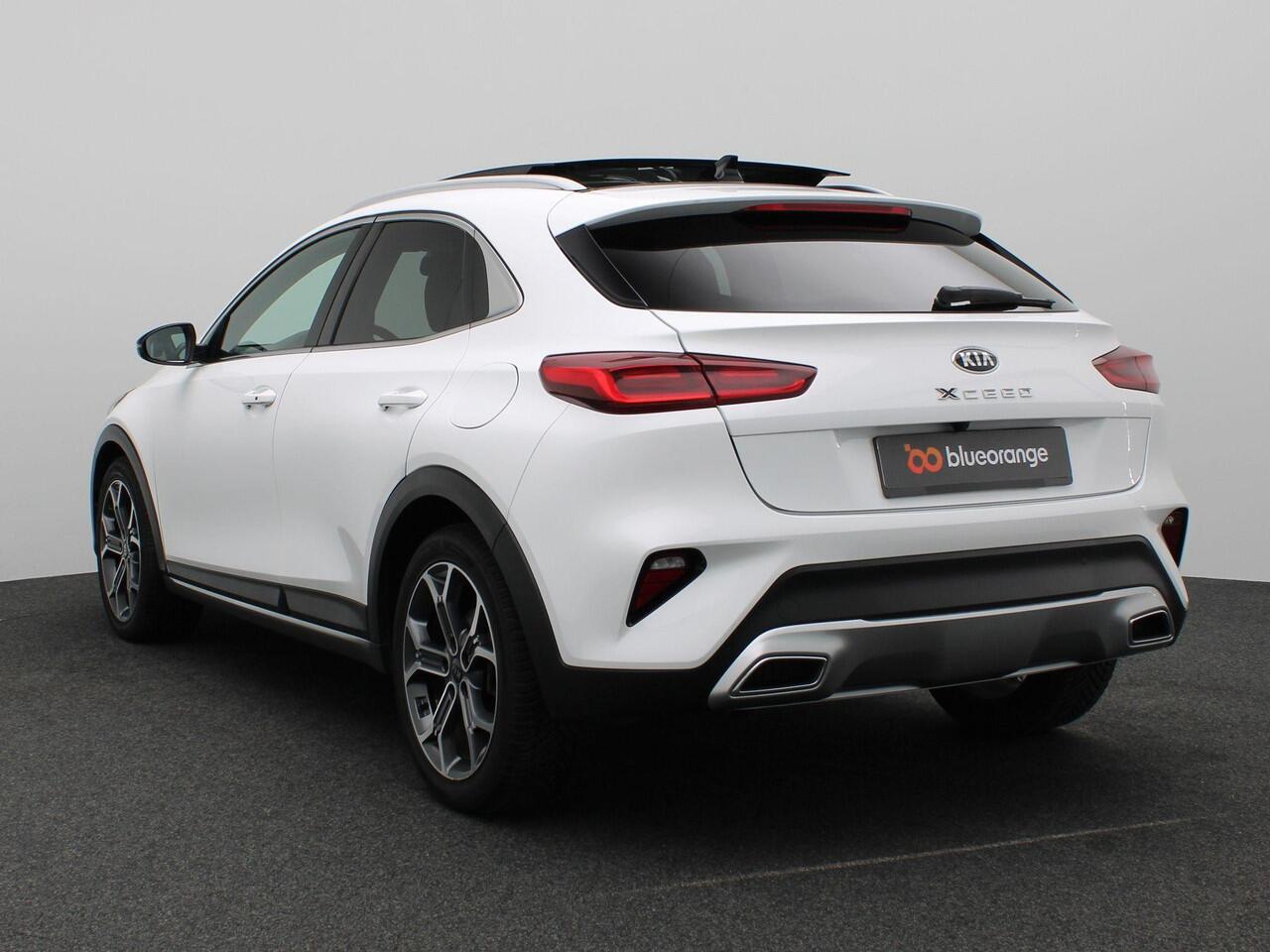KIA Xceed 1.6 T-GDi ExecutiveLine 204PK DCT7 Pano-Schuifdak, Memorystoel, JBL Audio, Adaptieve Cruise Controle, Digital Cockpit, Side Assist, Stoel-Stuurverwarming, Stoelkoeling, 18" LM Velgen