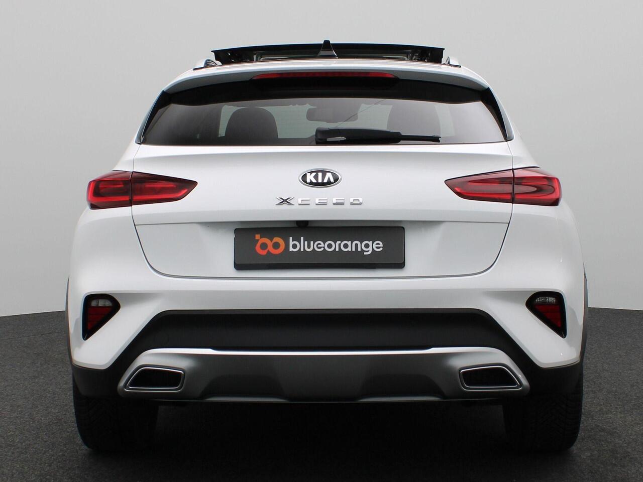 KIA Xceed 1.6 T-GDi ExecutiveLine 204PK DCT7 Pano-Schuifdak, Memorystoel, JBL Audio, Adaptieve Cruise Controle, Digital Cockpit, Side Assist, Stoel-Stuurverwarming, Stoelkoeling, 18" LM Velgen