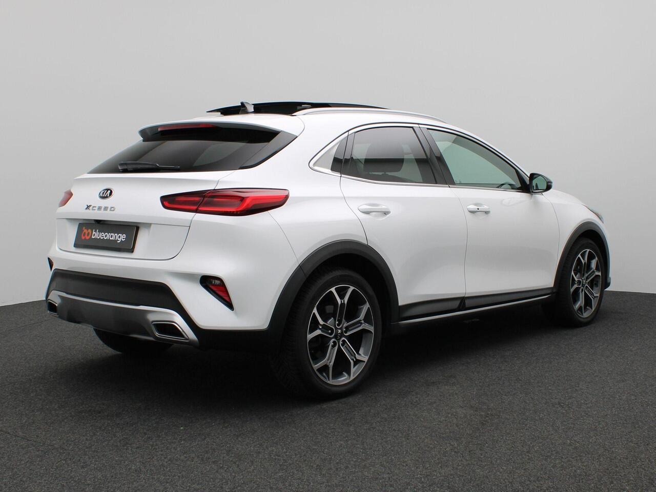 KIA Xceed 1.6 T-GDi ExecutiveLine 204PK DCT7 Pano-Schuifdak, Memorystoel, JBL Audio, Adaptieve Cruise Controle, Digital Cockpit, Side Assist, Stoel-Stuurverwarming, Stoelkoeling, 18" LM Velgen